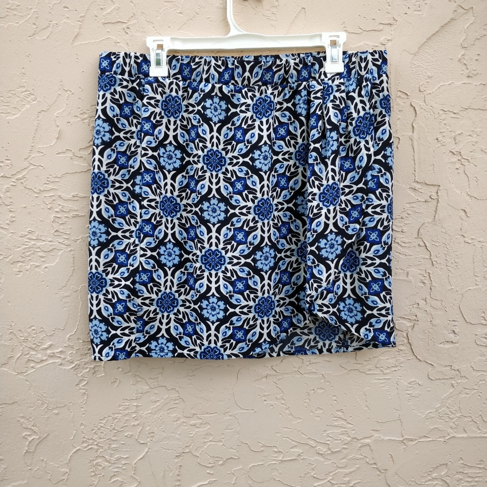 Old navy blue mosaic printed faux wrap skirt